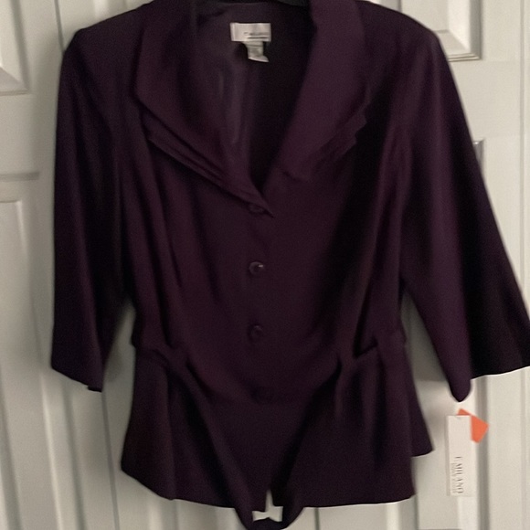 Gorgeous two piece skirt suit - Picture 2 of 7